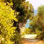 Pyrgaraki Studios And Apartments